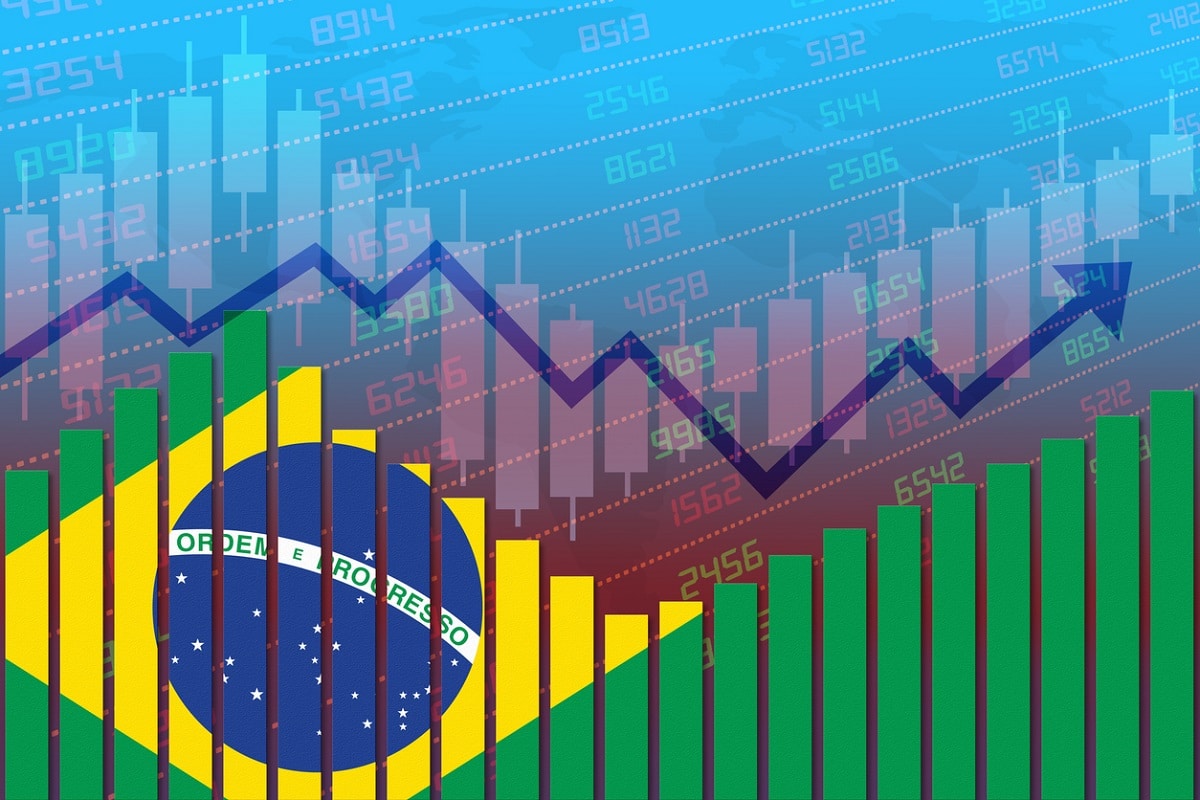 Brazil’s Interest Rates Hit Two-Year Peak, Tightening Credit Markets