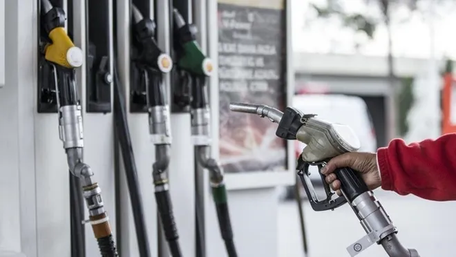 BENZİN MOTORİN VE LPG'YE ZAM 1 BENZIN MOTORIN ZAM