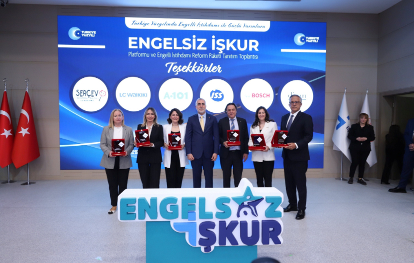 DİVAN ENGELSİZ İSTİHDAM ÖDÜLÜ KAZANDI 1 IMG 8804