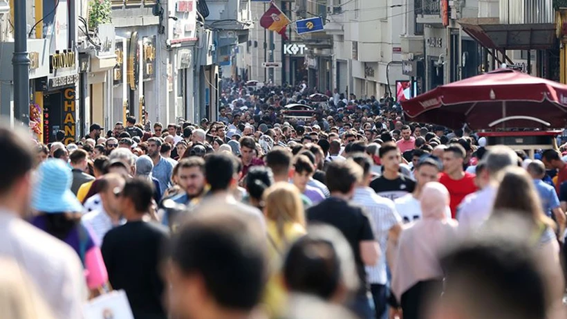 TÜRKİYE'DE GENÇ NÜFUS ORANI %14 GERİLEDİ 1 GENC NUFUS GERILEDI