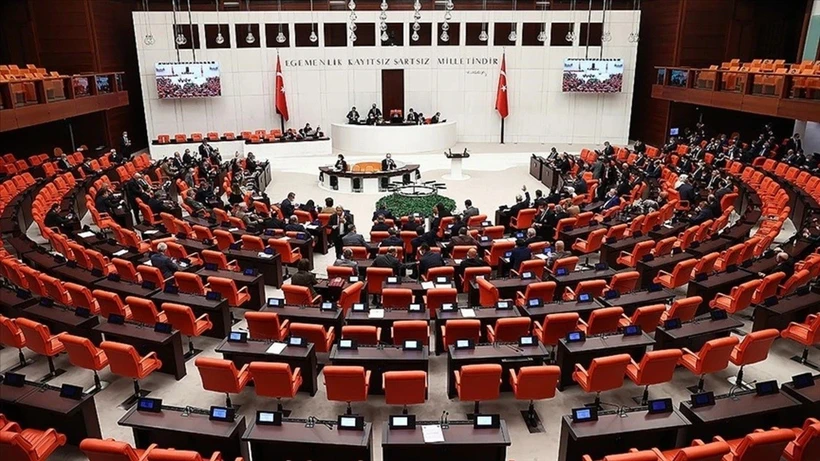 KAMU PERSONELİNE 35 YAŞ SINIRI GELDİ
