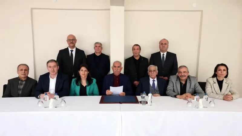 PKK SİLAH BIRAKMA KARARI ALDIĞINI AÇIKLADI